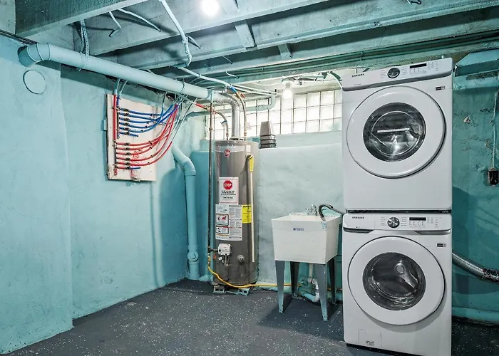 Homestay Oakland/university @h Bright And Stylish Private Bedroom With Shared Bathroom