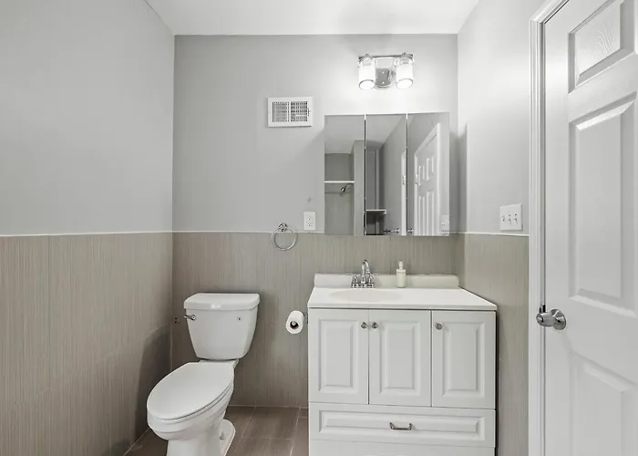 Oakland/university @h Bright And Stylish Private Bedroom With Shared Bathroom Homestay Pittsburgh