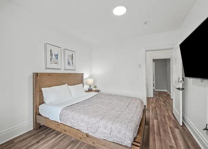 Homestay Oakland/university @h Bright And Stylish Private Bedroom With Shared Bathroom Pittsburgh
